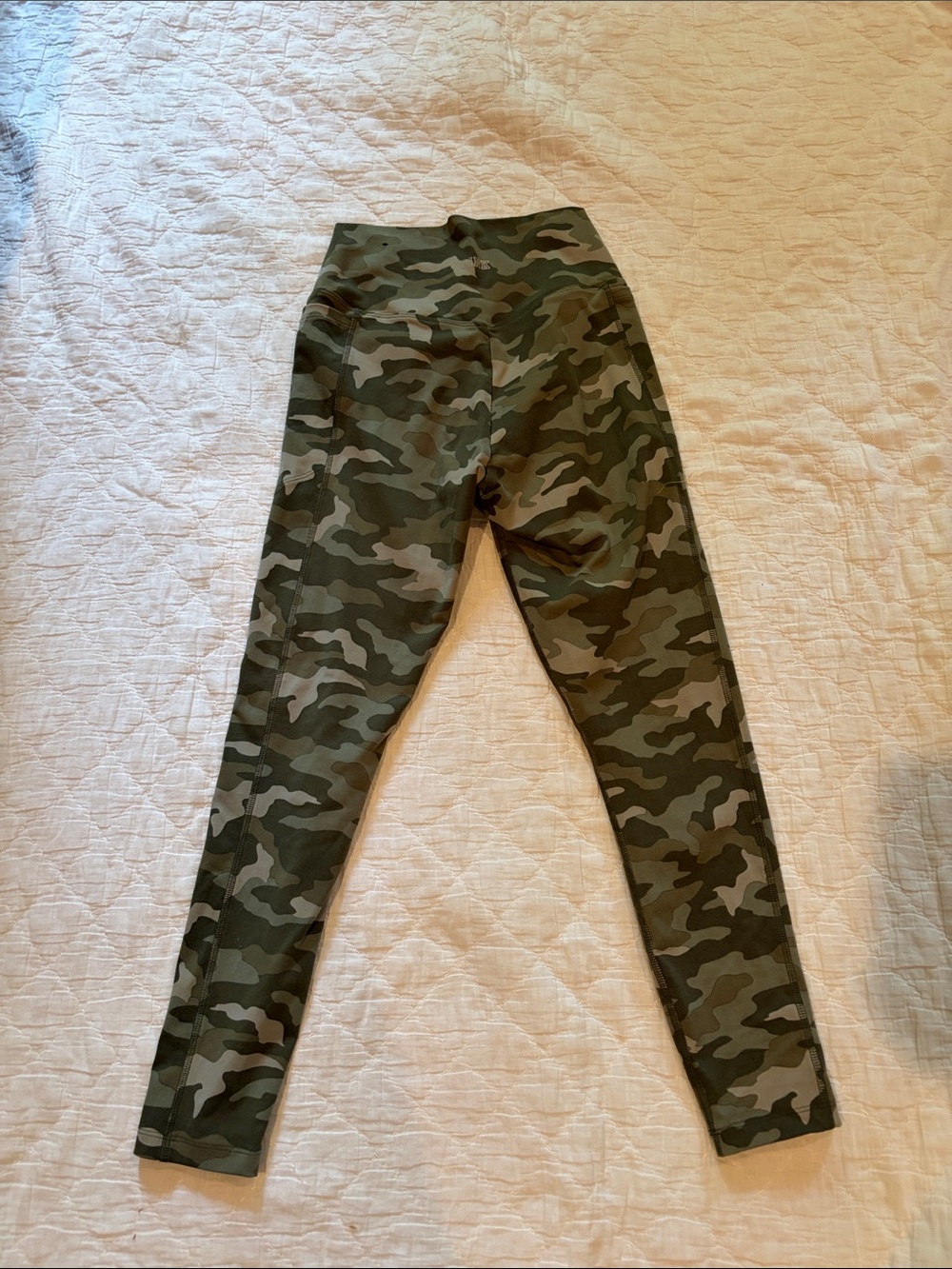 Victoria's Secret womens Camo Leggings - Olive & Khaki - Picture 2 of 4